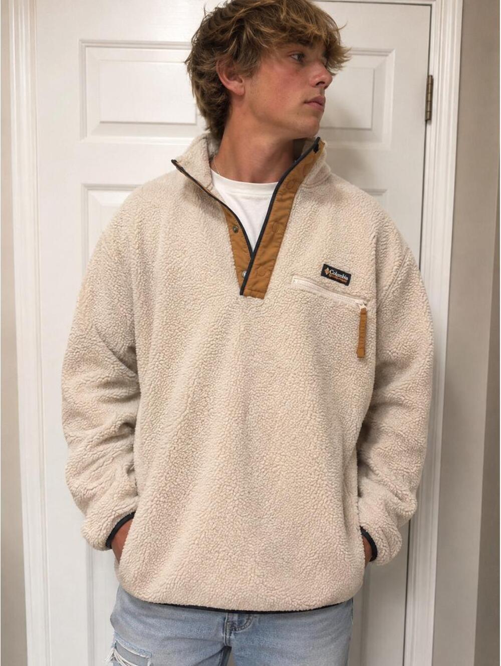 Columbia Sportswear cream & tan fleece quarter zip sweatshirt #outdoor #hiking